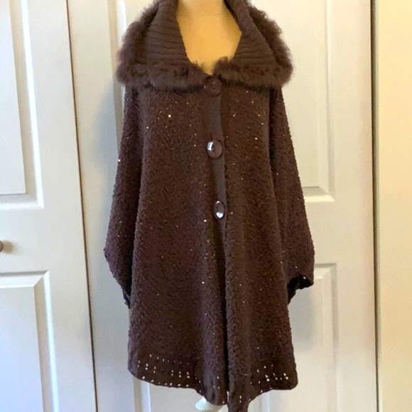 TALK OF THE WALK Vintage Brown and Sequin Poncho-M- Button Down - Picture 1 of 9